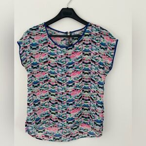 Lightweight Multicolor Geometric Print Women's Top Medium